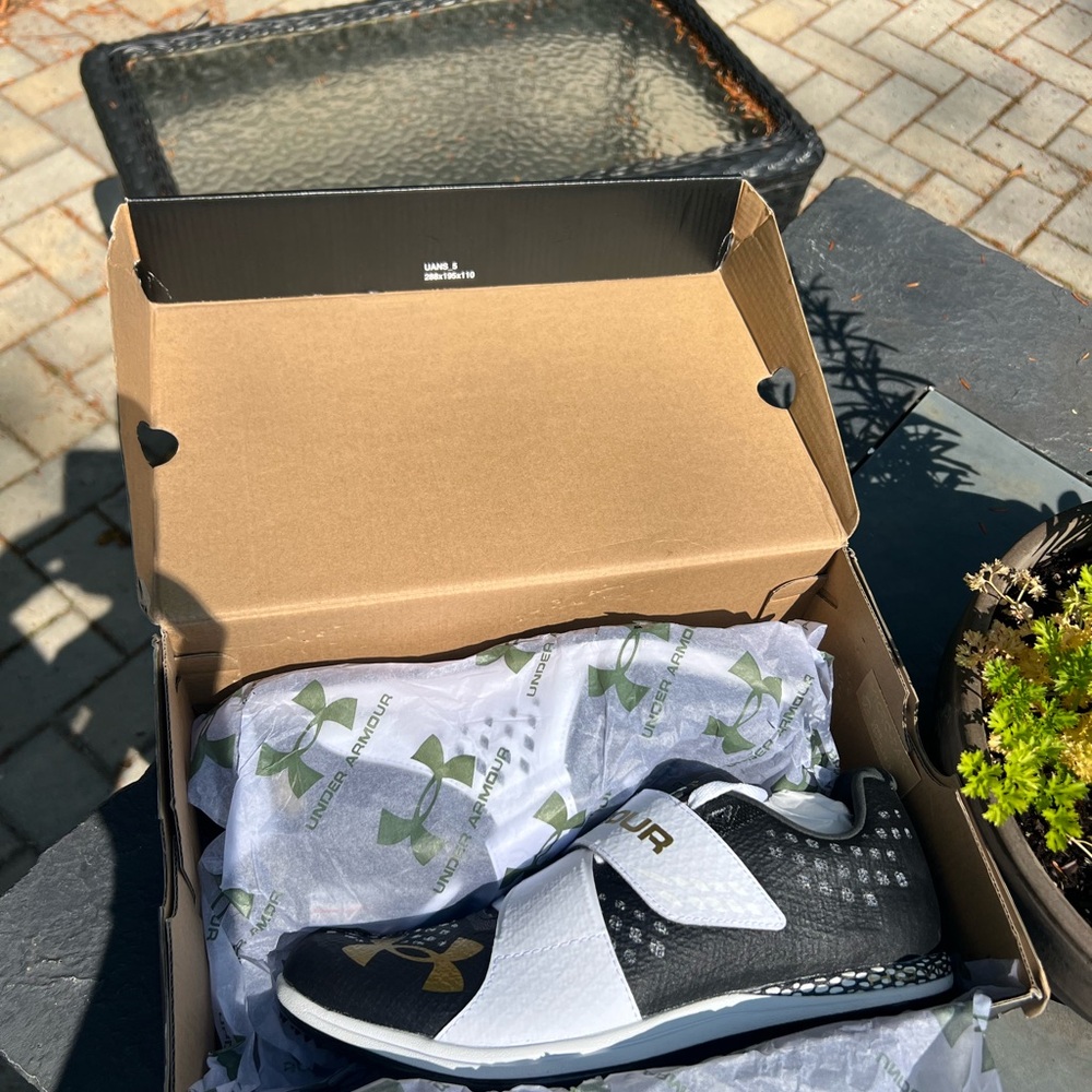 Under Armour Gray and Black HOVR LJ Spikes
